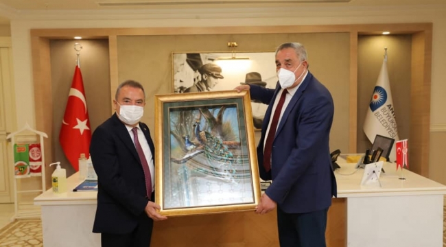 BAŞKAN AKBUĞA,MUHİTTİN BÖCEK'i MAKAMINDA ZİYARET ETTİ