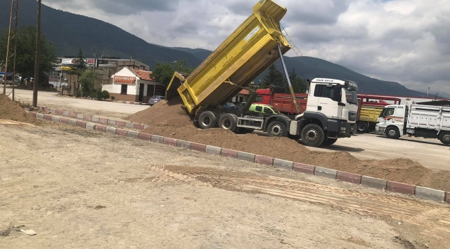 MHP AKŞEHİR KAMYONCU ESNAFININ YANINDA