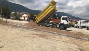 MHP AKŞEHİR KAMYONCU ESNAFININ YANINDA