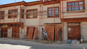 İmaret Sokak'taki Evler Can Buluyor