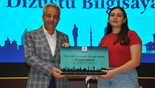 Akşehir Belediyesi Başarılı Öğrencileri Ödüllendirmeyi Sürdürüyor