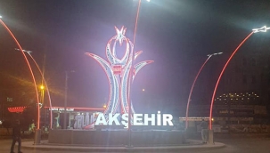 ESKİ CEZAEVİ KAVŞAĞINA AY YILDIZLI SÜSLEME