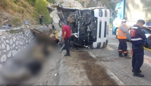 FECİ KAZA: 2 KİŞİ ÖLDÜ, 200 KÜÇÜKBAŞ HAYVAN TELEF OLDU