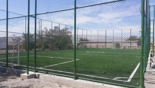 HURSUNLU SENTETİK ÇİM SAHAYA KAVUŞUYOR