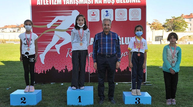 GENÇLER, BİRİNCİLİK İÇİN TER DÖKTÜ