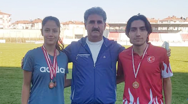 ŞEHİT SELÇUK ÖZER ANADOLU LİSESİ'NDEN 3 MADALYA
