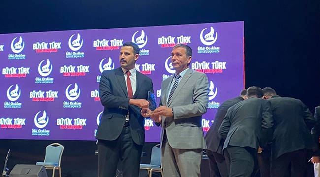 BAŞKAN AKÇA'YA PLAKET TAKDİM EDİLDİ