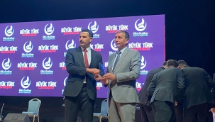 BAŞKAN AKÇA'YA PLAKET TAKDİM EDİLDİ