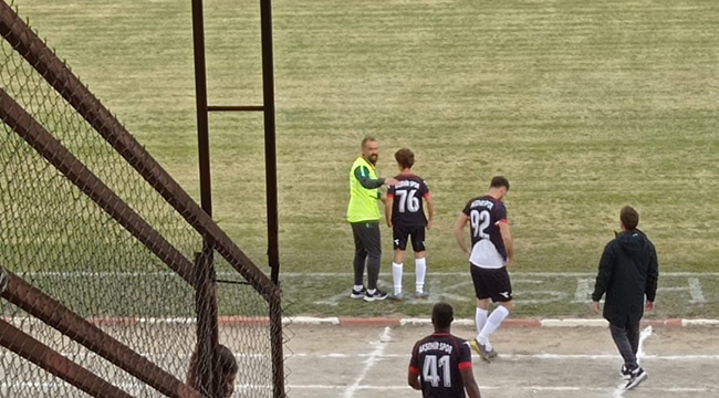 HENÜZ 15 YAŞINDA! BAL'DA İLK MAÇINA ÇIKTI