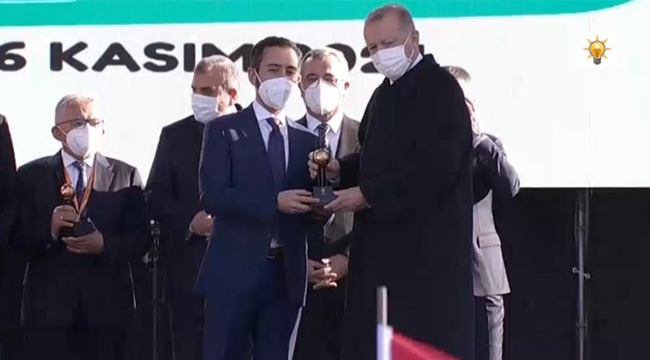 KONYA BÜYÜKŞEHİR'E GENÇLİK ÖDÜLÜ
