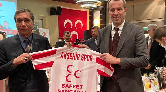 BAŞKAN AKÇA'DAN MİLLETVEKİLİ SANCAKLI'YA AKŞEHİRSPOR FORMASI