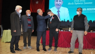 Dünya Üçüncüsü Sporcu Altınla Ödüllendirildi