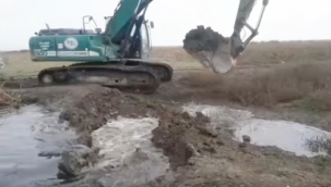 EBER GÖLÜNDE KAÇAK BENTLER YIKILDI