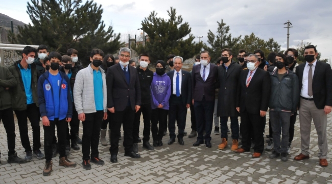 Başkan Akkaya Fen Lisesi Öğrencileri ile Buluştu