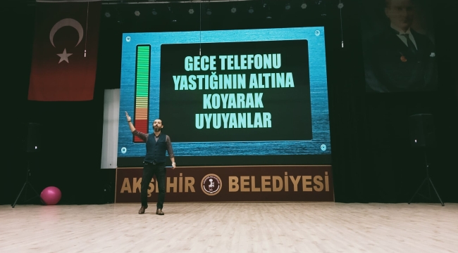ÇEVRİMİÇİ GENÇLİK TİYATROSUNA YOĞUN İLGİ