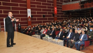 Eski Başbakan Yardımcısı Akdoğan'dan Söyleşi ve İmza Günü