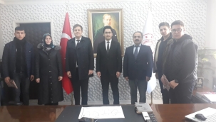 KAYMAKAM KARAHAN'DAN TURU GEÇEN GENÇLERE TEBRİK