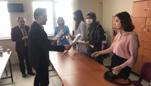 KAYMAKAM KARAHAN VE MEM MÜDÜRÜ İŞCAN'DAN KADIN ÖĞRETMENLERE KUTLAMA ZİYARETİ