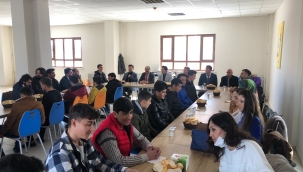 Kaymakamdan Pansiyonda Kalan Öğrencilere Ziyaret