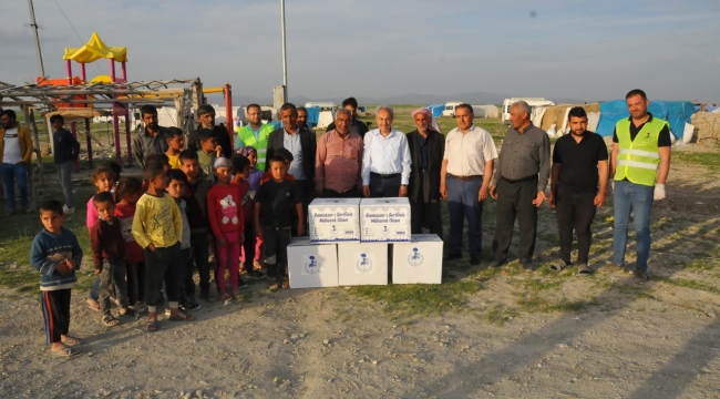 Akşehir Belediyesi'nden Geçici Tarım İşçilerine Gıda Paketi Yardımı 