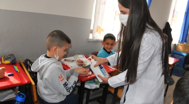 Çocuklara Sağlıklı Beslenme ve Hijyen Konusu Anlatıldı 