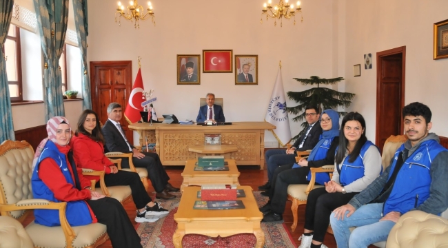 Sezaryenle Hayata Döndürülen Kedi İçin Başkan Akkaya'ya Teşekkür