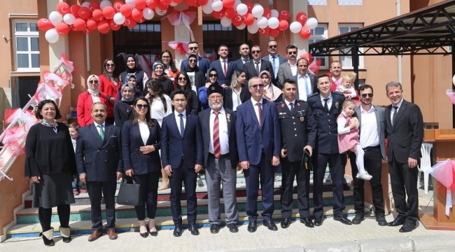 YUNAK'DA COŞKULU 23 NİSAN KUTLAMASI 