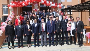 YUNAK'DA COŞKULU 23 NİSAN KUTLAMASI 