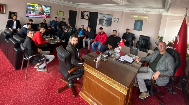 AK PARTİ GENÇLİK KOLLARINDAN BAŞKAN KONAK'A ZİYARET 
