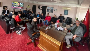 AK PARTİ GENÇLİK KOLLARINDAN BAŞKAN KONAK'A ZİYARET 