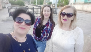 NİHAL EKE ,GEZMELERDE 