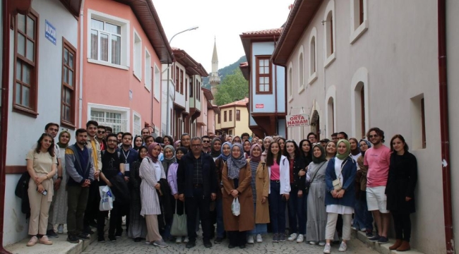 Tıp Fakültesi Öğrencileri Akşehir'i Gezdi 