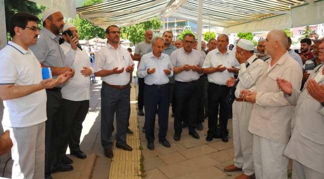 Başkan Akkaya Hacı Adaylarını Uğurladı 