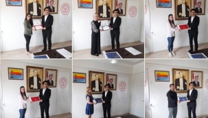 E-TWİNNİNG PROJELERİNDE BAŞARILI OLAN ÖĞRETMENLERE KALİTE ETİKETİ VERİLDİ 