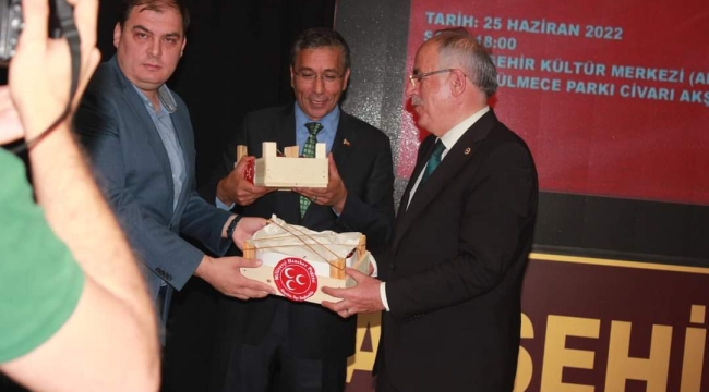 BAŞKANLARDAN KİRAZ HEDİYESİ