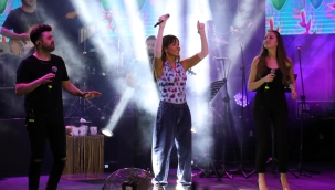 Bengü "Nasreddin Hoca Hepimizin Hikayeleriyle Büyüdüğü Efsane Bir Kahraman" 