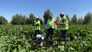 ILGIN BELEDİYESİ'NDEN DRONE İLE İLAÇLAMA DESTEĞİ 