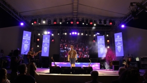 Pinhani'den Akşehir'de Unutulmaz Konser 