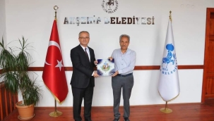 REKTÖR ÖZÇELİK"DEN BAŞKAN AKKAYA 'YA ZİYARET