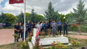 TUZLUKÇU KAYMAKAMI İSA BERTAN'DAN ŞEHİTLİK ZİYARETİ .