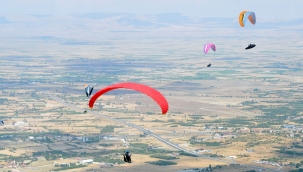 Akşehir Semaları Çiçek Açtı 