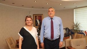BAŞKAN AKBUĞA İZMİT BELEDİYE BAŞKANI HÜRRİYET'İ ZİYARET ETTİ 