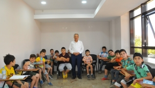 Başkan Akkaya'dan Genç KOMEK Öğrencilerine Dondurma İkramı 