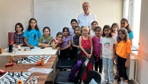 BAŞKAN KONAK ,YUNAK KOMEK'DE EĞİTİM ALAN ÖĞRENCİLERİ ZİYARET ETTİ