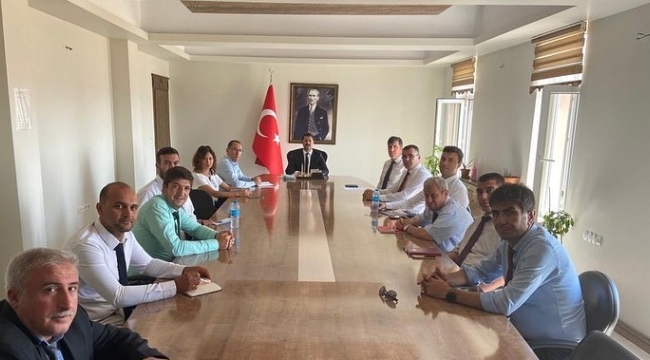 TUZLUKÇU'DA 2022-2023 EĞİTİM ÖĞRETİM YILI DEĞERLENDİRME TOPLANTISI YAPILDI 