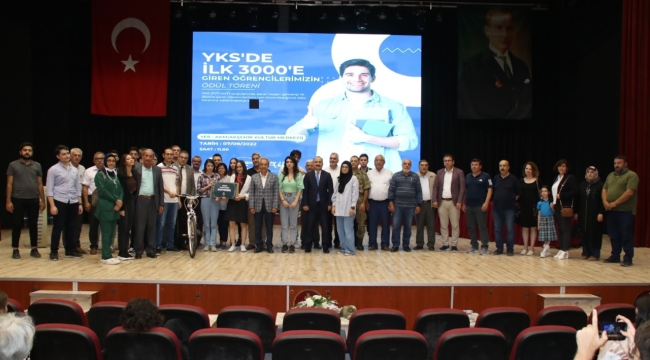 Akşehir Belediyesi'nden Başarılı Öğrencilere Ödül 