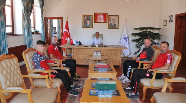 Avrupa Şampiyonu Ergün'den Başkan Akkaya'ya Teşekkür Ziyareti 