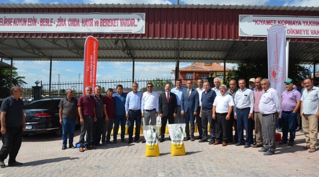 ÇELTİK'DE ''SARI BAHAR PROJESİ'' KAPSAMINDA KANOLA TOHUMU DAĞITILDI 