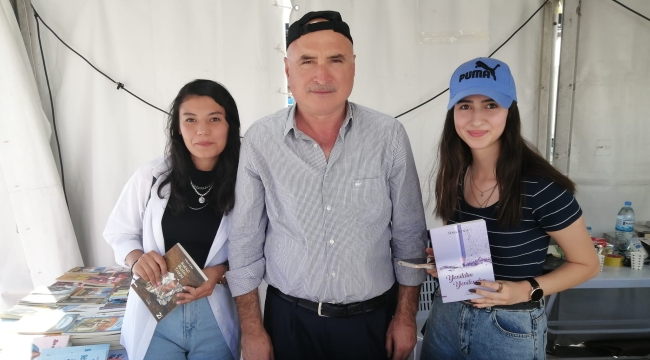 YÜKSEL KÖKER,KIRŞEHİR  KİTAP FUARINDA 