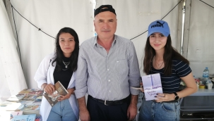 YÜKSEL KÖKER,KIRŞEHİR  KİTAP FUARINDA 